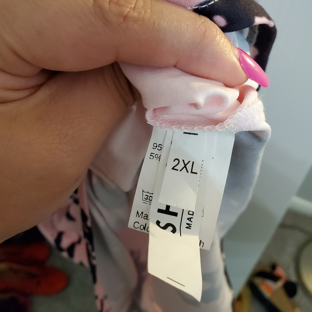 Dress - Picture 3 of 3